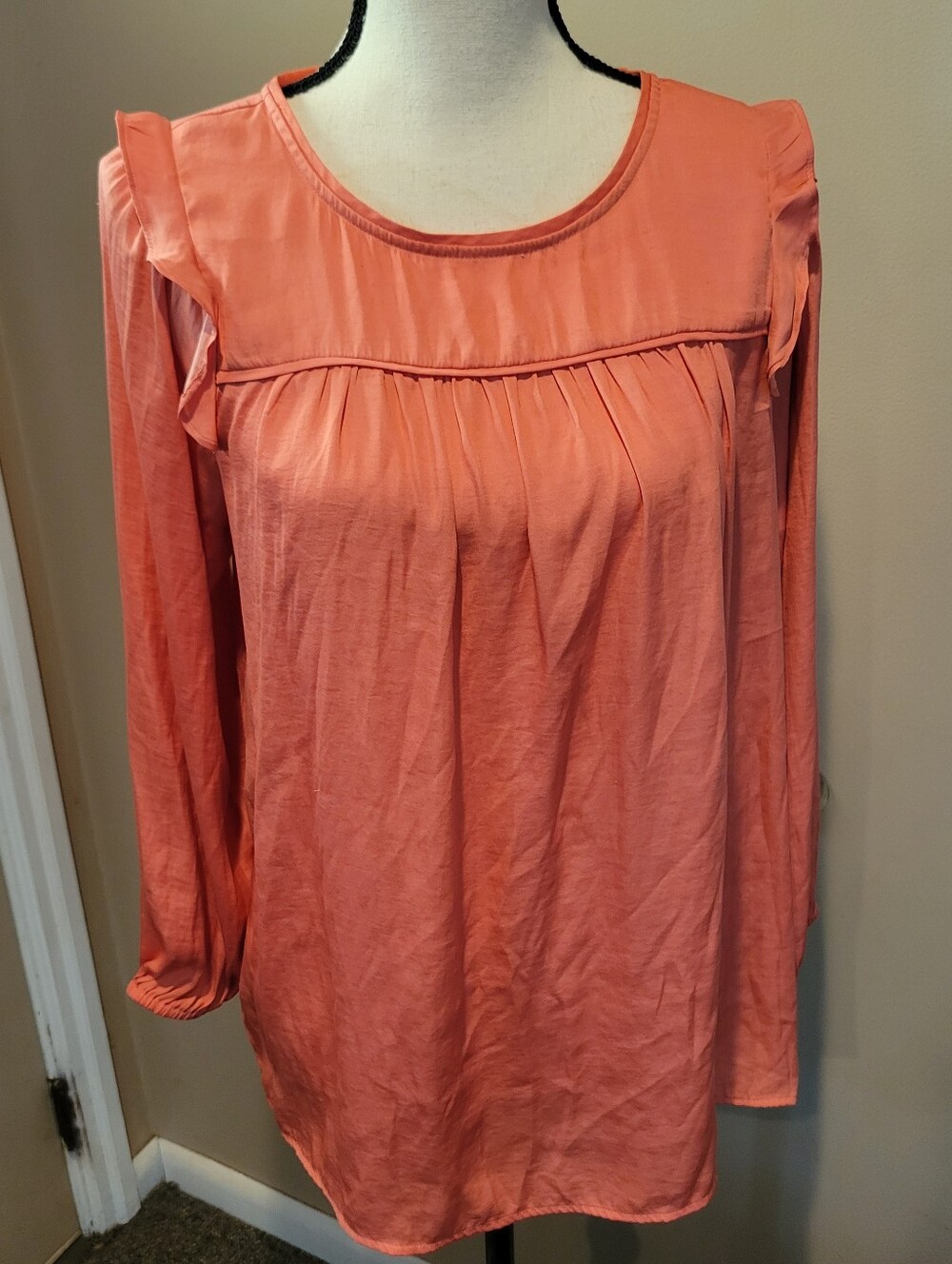 🔥5/$20 LOFT Coral Ruffle Yoke Long Sleeve Blouse - Picture 3 of 11